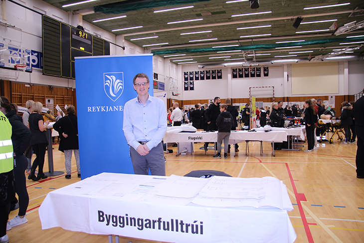 Sveinn Björnsson kynnti starf byggingafulltrúa