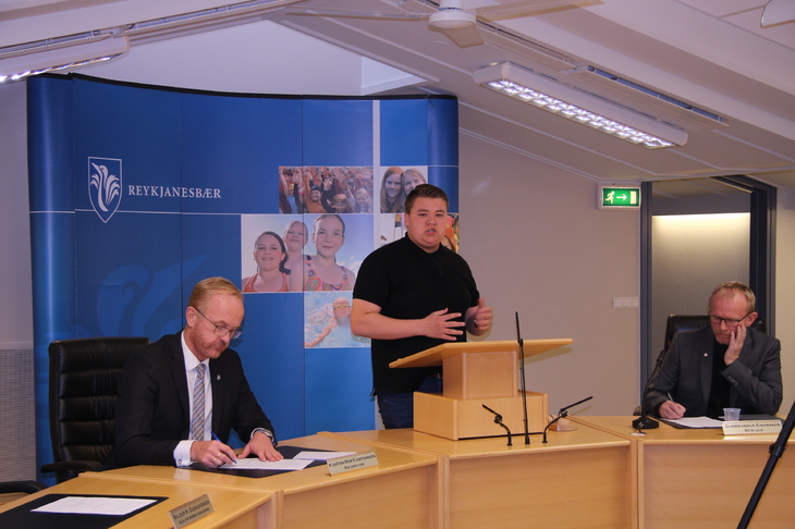 Hér má sjá Hermann Nökkva í pontu á bæjarstjórnarfundi Hér má sjá Hermann Nökkva í pontu á bæjarstjórnarfundi