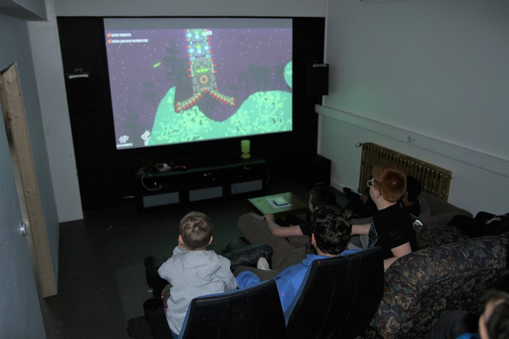 Gaman í bíósal Fjörheima Gaman í bíósal Fjörheima