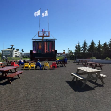 Einmuna veðurblíða var í Reykjanesbæ í sumar og heiðblár himinn ekki sjaldgæf sjón