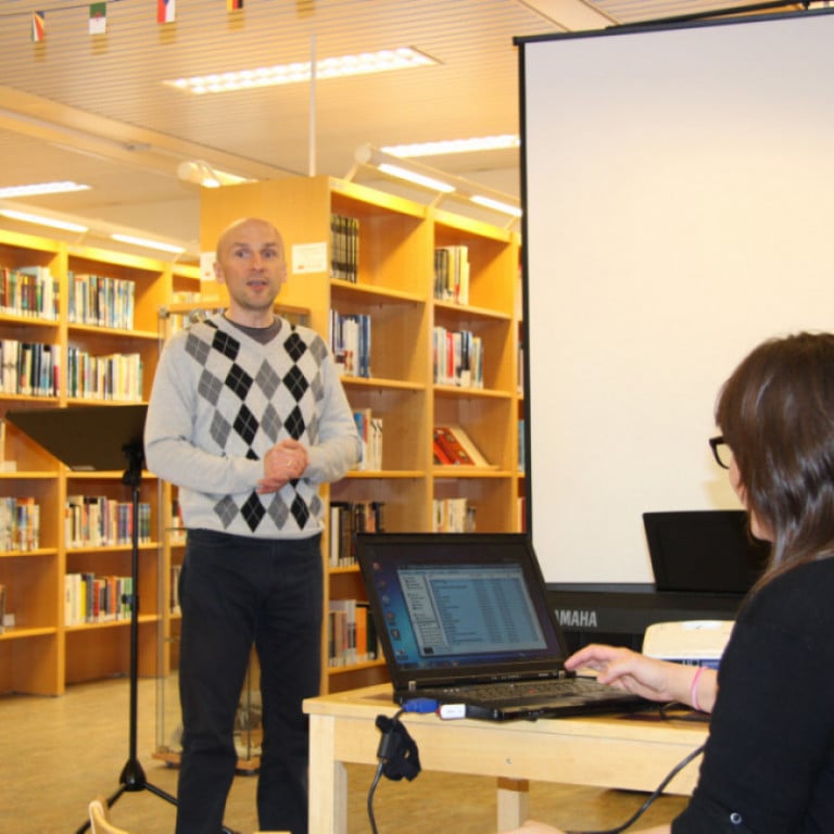 German  Khlopin kynnti tónlistarviðburði dagsins