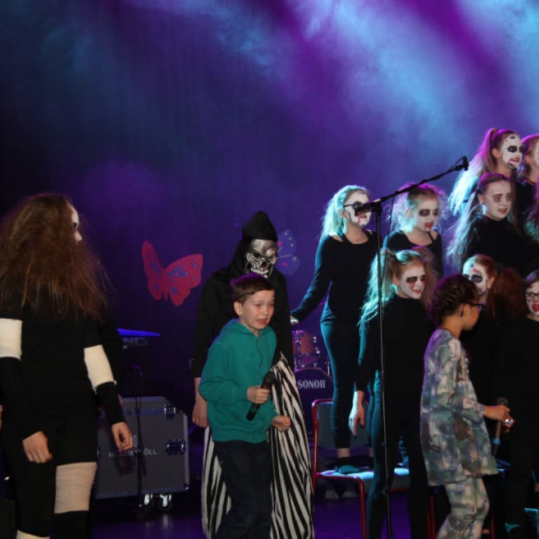 Hver hræðist ekki svona forynjur?