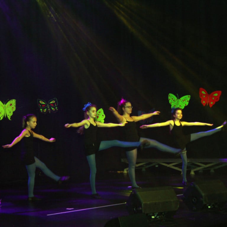 Ballettmeyjar úr Bryn ballett Akademíunni