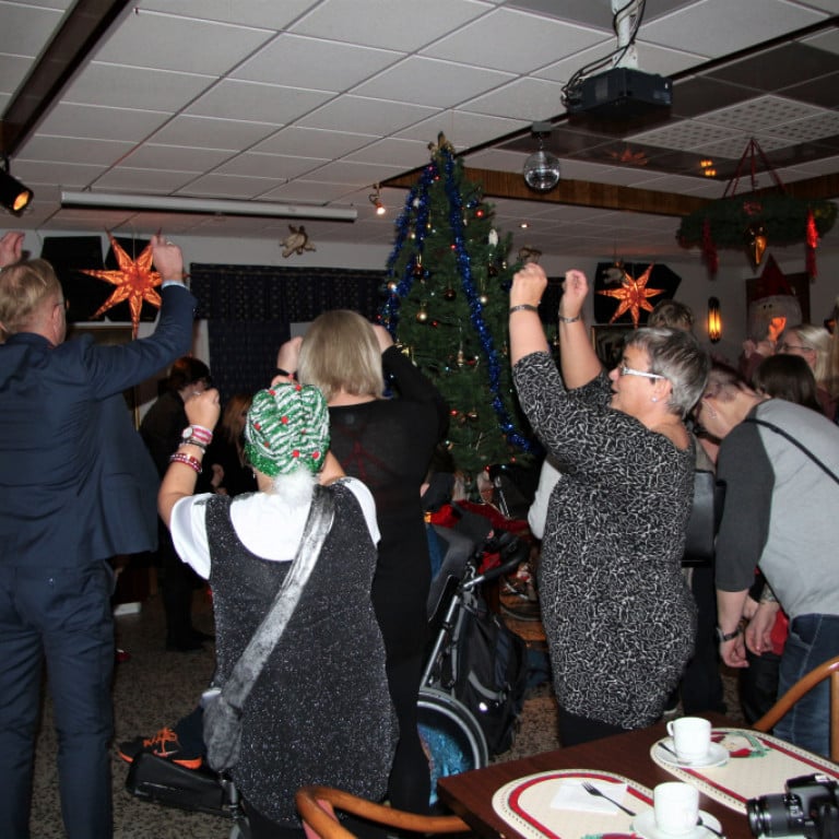 Jólalagið sívinsæla Svona gerum við...