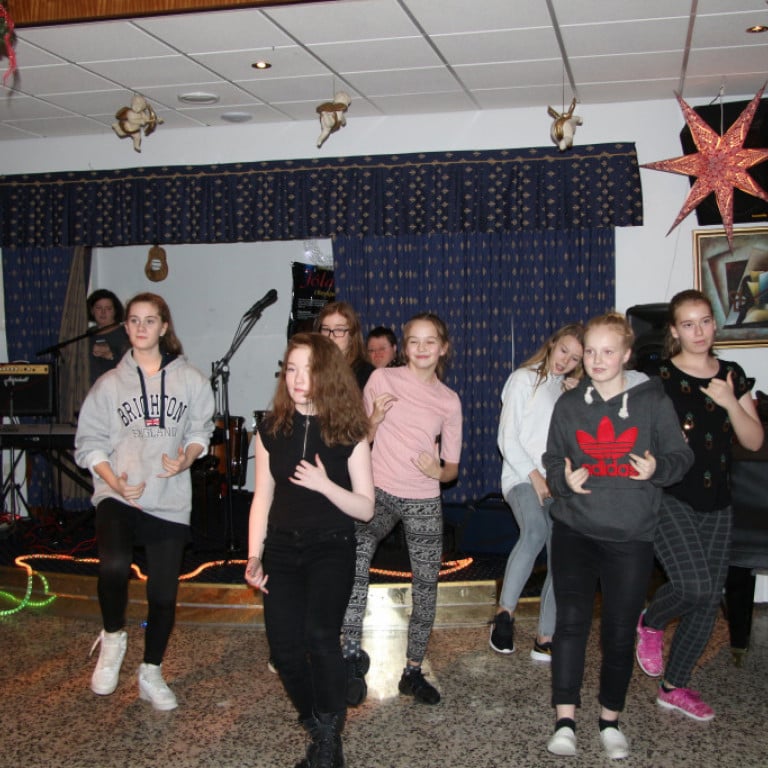 Félagar úr Leikfélagi Keflavíkur sýndu brot úr verkerkinu Á stoppistöð