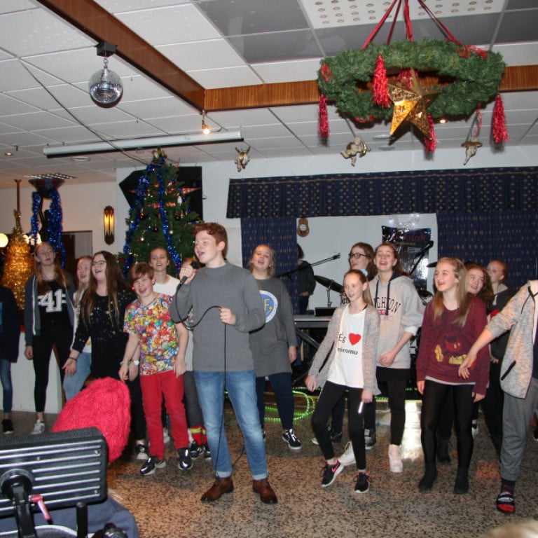 Lag Jónasar Sig dunaði á jólaballinu