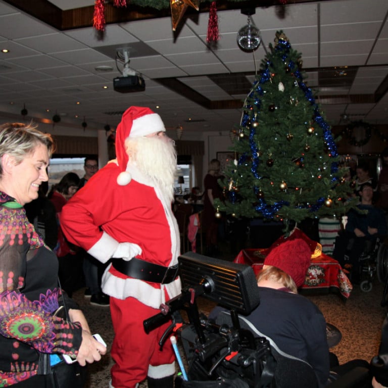 Jólasveinninn hvetur alla til að koma með í dansinn