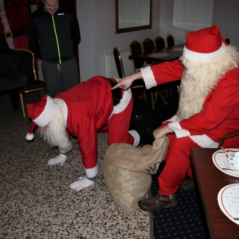 Kjétkrókur biður Stúf litla bróður sinn að sanna sig í armbeygjum