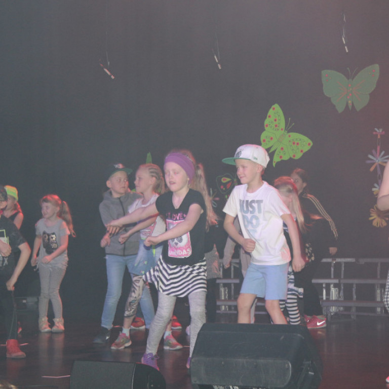 Árshátíðaratriði úr Njarðvíkurskóla