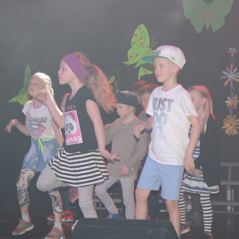 Árshátíðaratriði úr Njarðvíkurskóla