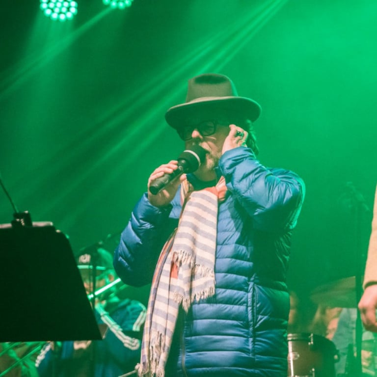 Björgvin Halldórsson í hátíðarsýningu Magnúsar Kjartanssonar Ljóssins englar á hátíðarsviðinu