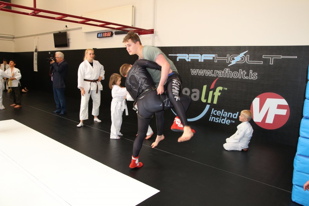 Tekist á í íslenskri glímu