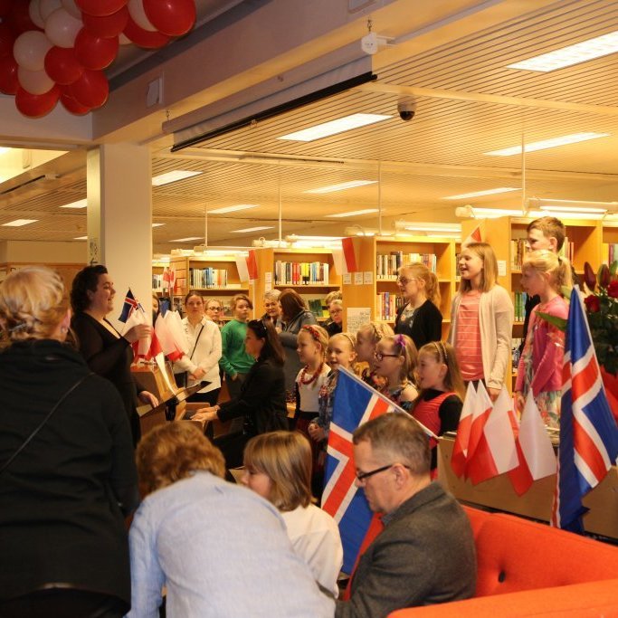 Barnakór Tónlistarskóla Reykjanesbæjar söng