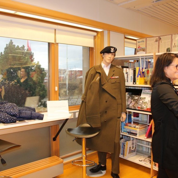 Pólskur hermaður í fullum skrúða