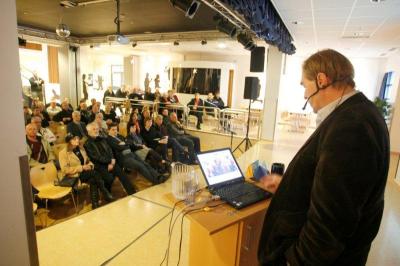 Frá íbúafundi bæjarstjóra í Akurskóla.