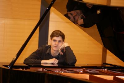 Sigtryggur Kjartansson píanóleikari