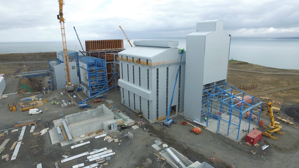 Horft yfir verksmiðju United silicon í Helguvík.