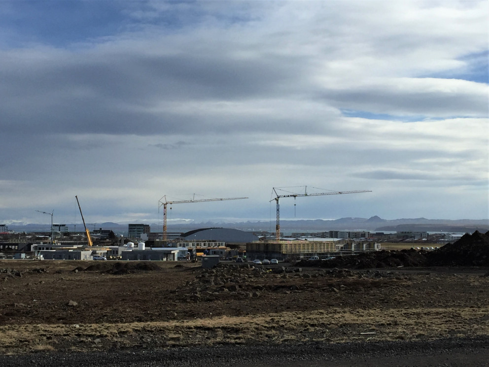 Líflegt í framkvæmdum í Hlíðarhverfi.