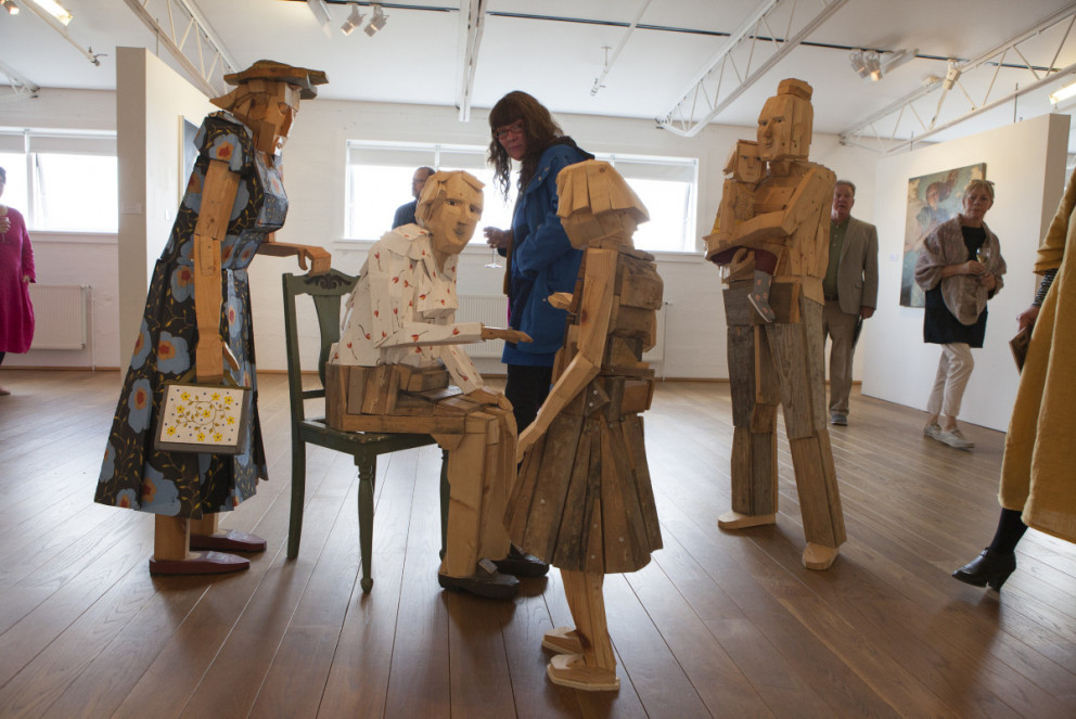 Verk Aðalheiðar Eysteinsdóttur á sýningunni Mannfélagið sem var sumarsýning Listasafns Reykjanesbæj…