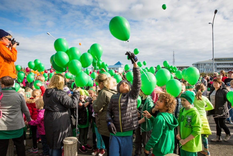 Eigum við að sleppa blöðrum eða sleppa því að sleppa blöðrum?