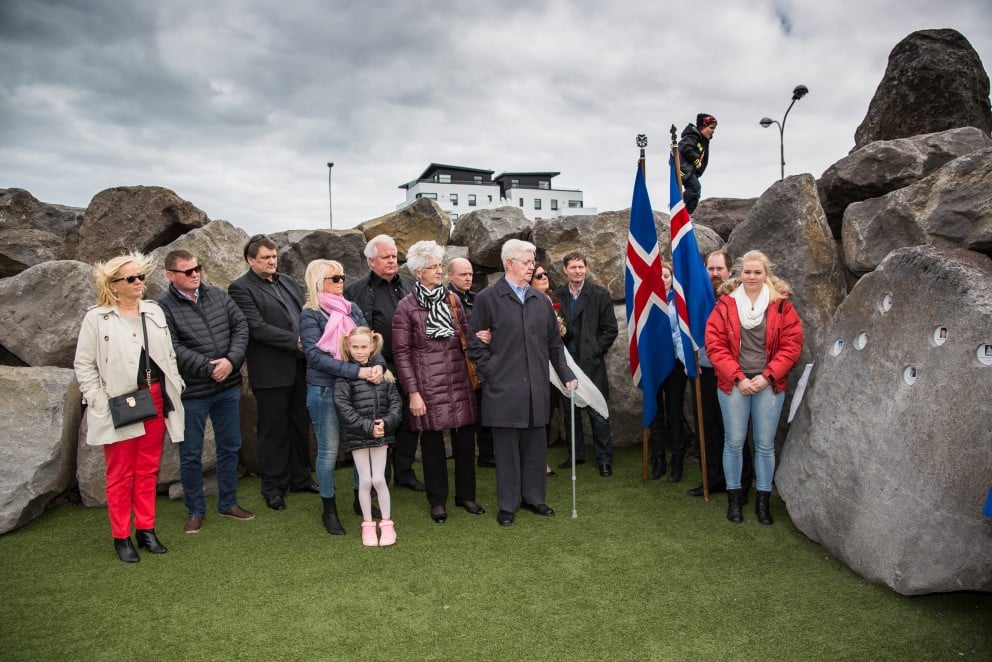 Frá vígslu minningarlundar.