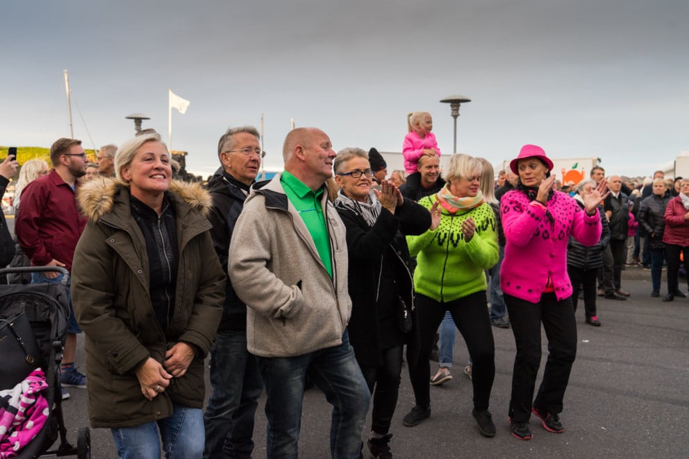 Fjör á Bryggjuballi á föstudagskvöldi Ljósanæturhátíðar. Ljósmynd: Ozzo