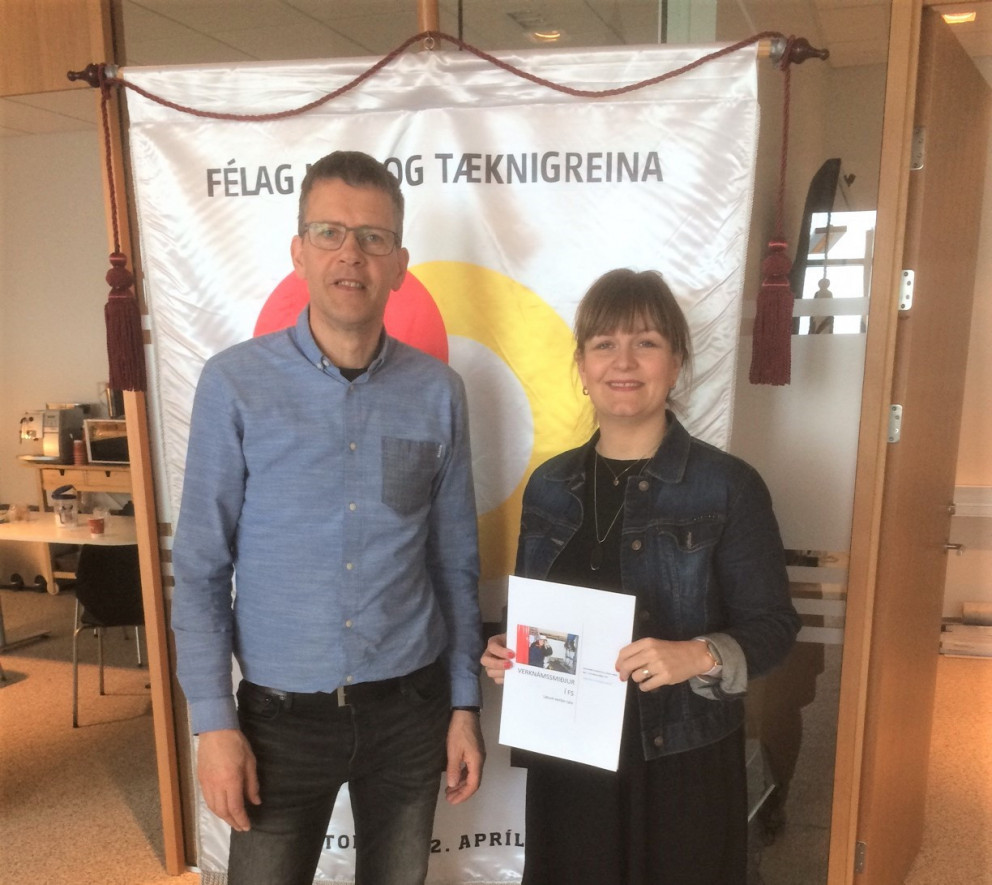 Ólafur S. Magnússon þjónustufulltrúi FIT í Reykjanesbæ og Helga María Finnbjörnsdóttir varaformaður…