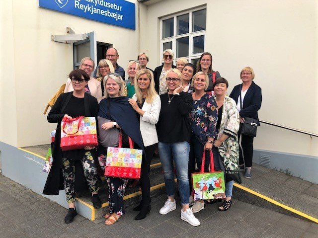 Bryndís Guðmundsdóttir ásamt fræðslustjóra, leikskólafulltrúa, leikskólastjórum og starfsmönnum lei…