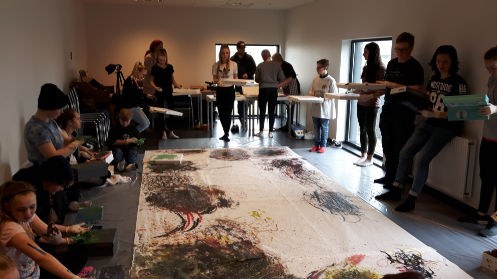 Frá æfingu tónlistarhópsins og myndlistarhópsins sem flytja mun gjörninginn.