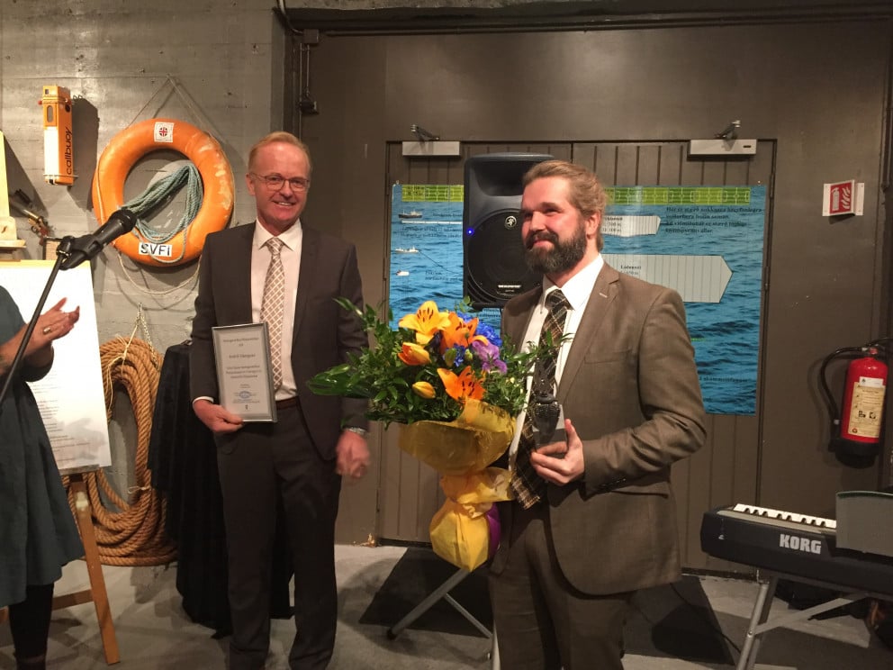 Arnór B. Vilbergsson Súluhafi ásamt Kjartani Má Kjartanssyni bæjarstjóra sem afhenti Arnóri Súluna.