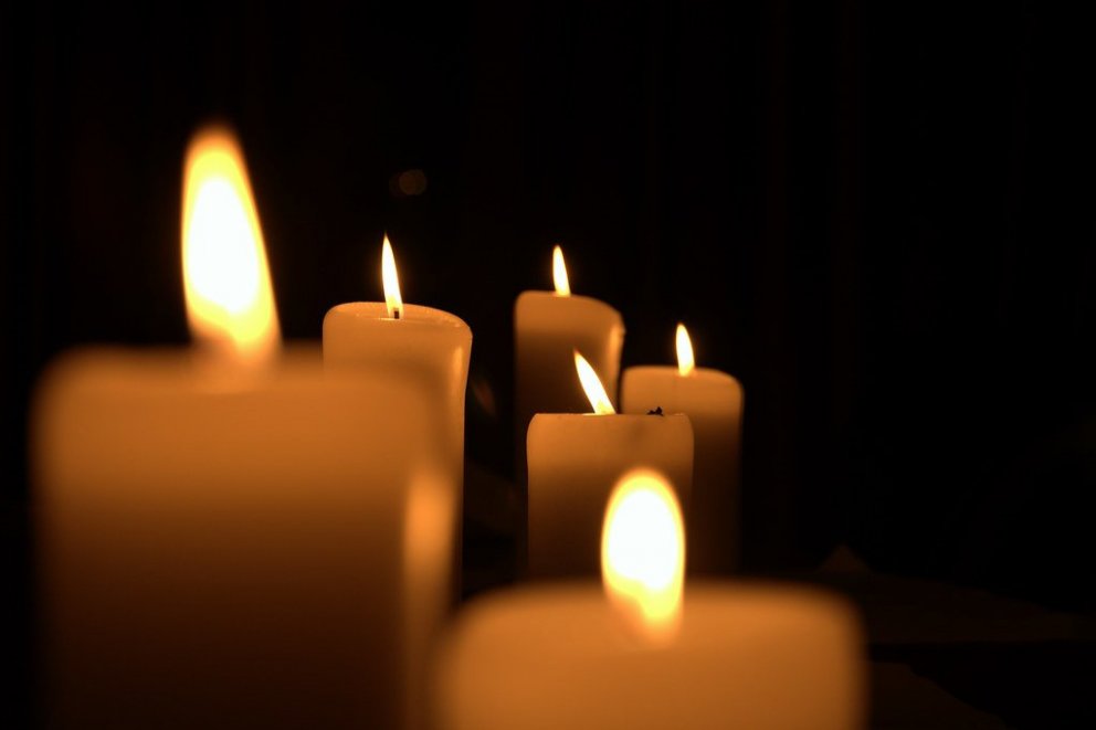 Útför Ásbjörns Jónssonar bæjarlögmanns verður gerð frá Keflavíkurkirkju kl. 13:00 þann 13. desember