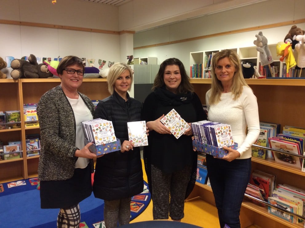 Meðfylgjandi mynd er frá afhendingu diskana, f.v. Inga Lóa Guðmundsdóttir fjölskyldu og félagsmálas…