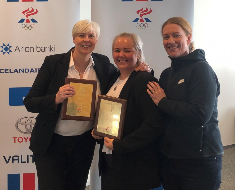 Fulltrúar Akurskóla með viðurkenningu ÍSÍ