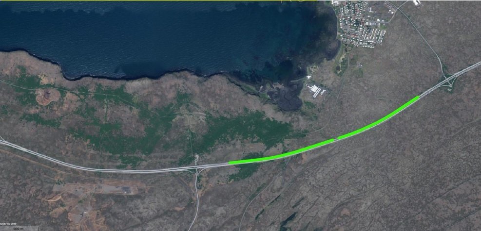 Græna línan sýnir kaflana þar sem þrengt verður í eina akrein til vesturs.