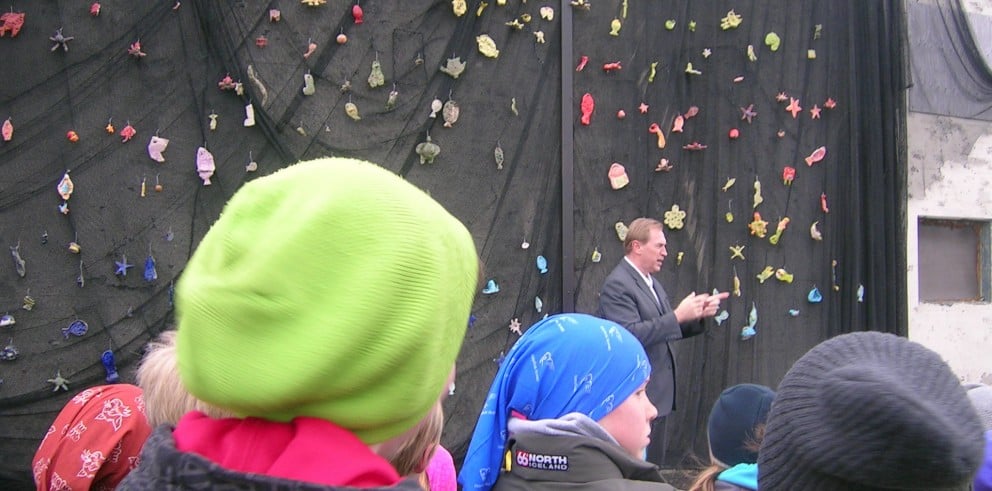 Frá afhjúpun listaverksins.