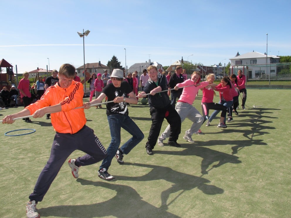 Tekist á í reiptogi.