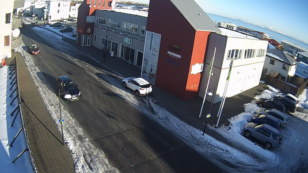 Úr öryggismyndavél fyrir miðri Hafnargötu.