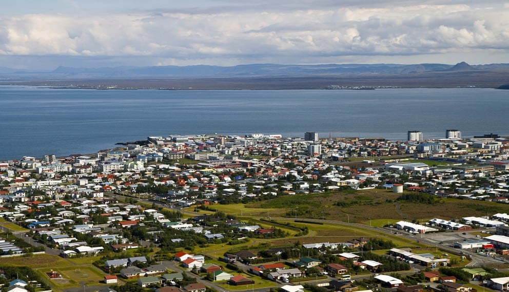 Horft yfir Reykjanesbæ.