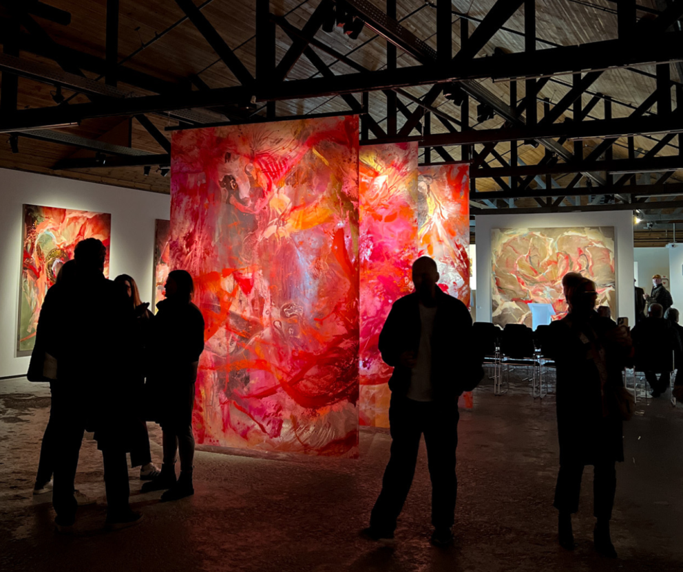 Mynd er frá sýningunni Huglendur sem er eftir Bjarna Sigurbjörnssonar listmálara.