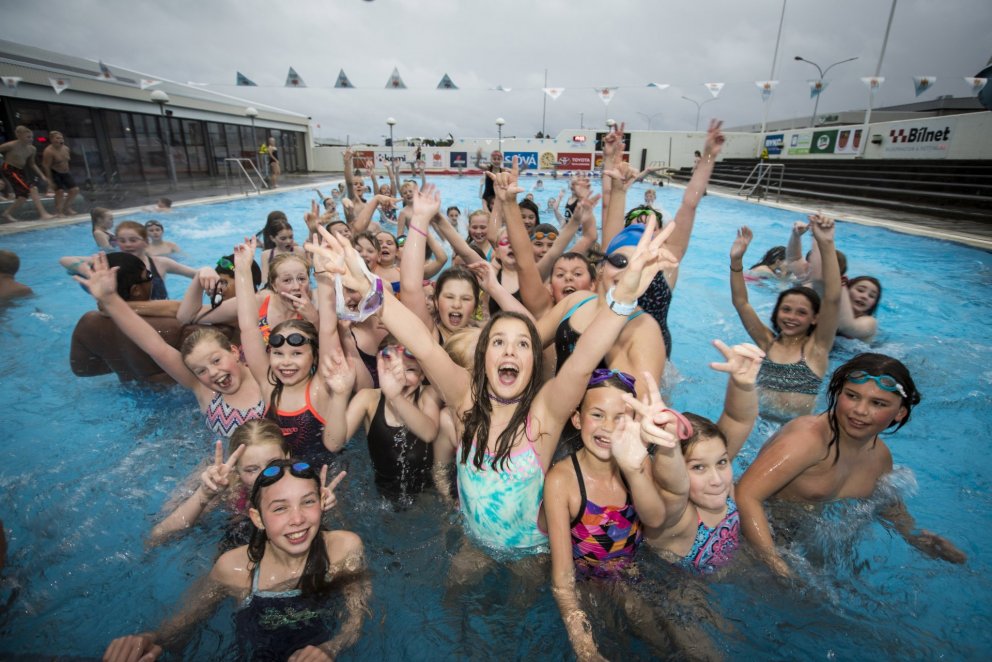 Gaman í sundlaugarpartý á Ljósanótt 2018. Ljósmynd: Víkurfréttir