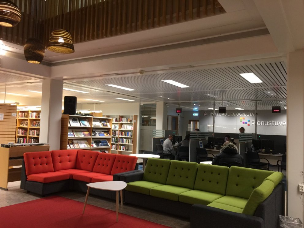 Horft yfir þjónustuver Reykjanesbæjar.