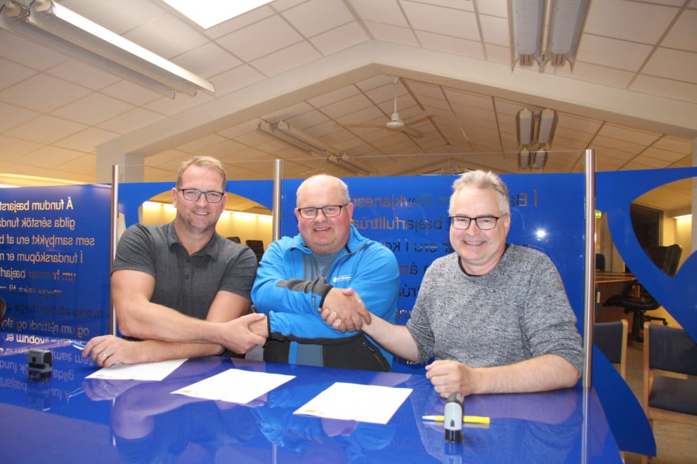 Guðlaugur H. Sigurjónsson sviðsstjóri Umhverfisssviðs, Viðar Ellertsson hjá Ellerti Skúlasyni ehf. …