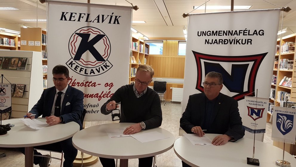 Einar Haraldsson, formaður Keflavíkur, íþrótta- og ungmennafélags, Kjartan Már Kjartansson, bæjarst…