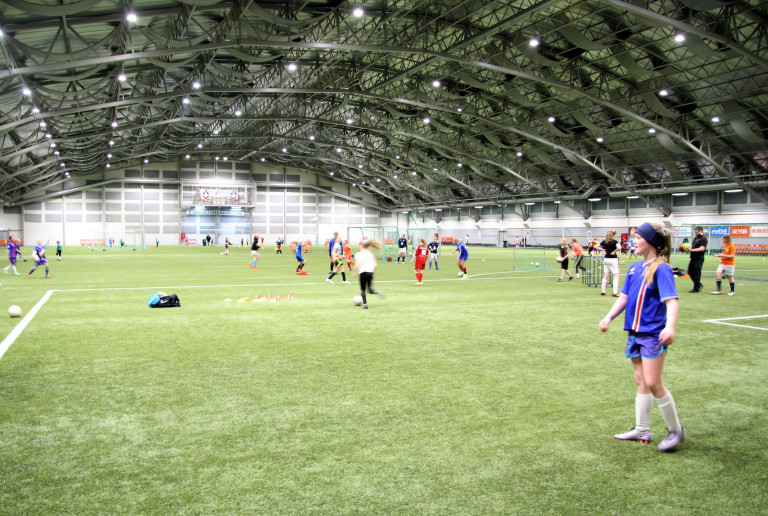 Íbúar Reykjanesbæjar eru ánægðastir með aðstöðu til íþróttaiðkunar í bæjarfélaginu. Reykjaneshöllin…