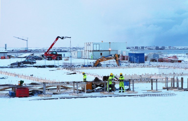 Allt á fullu við byggingu fyrsta áfanga Stapaskóla