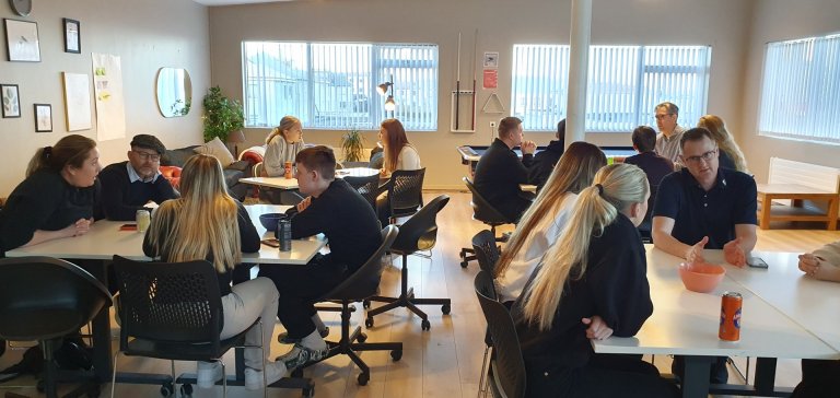 Samráðsfundur umhverfissviðs með fulltrúum ungmennaráðs Reykjanesbæjar. Fundurinn var haldinn á 2. …