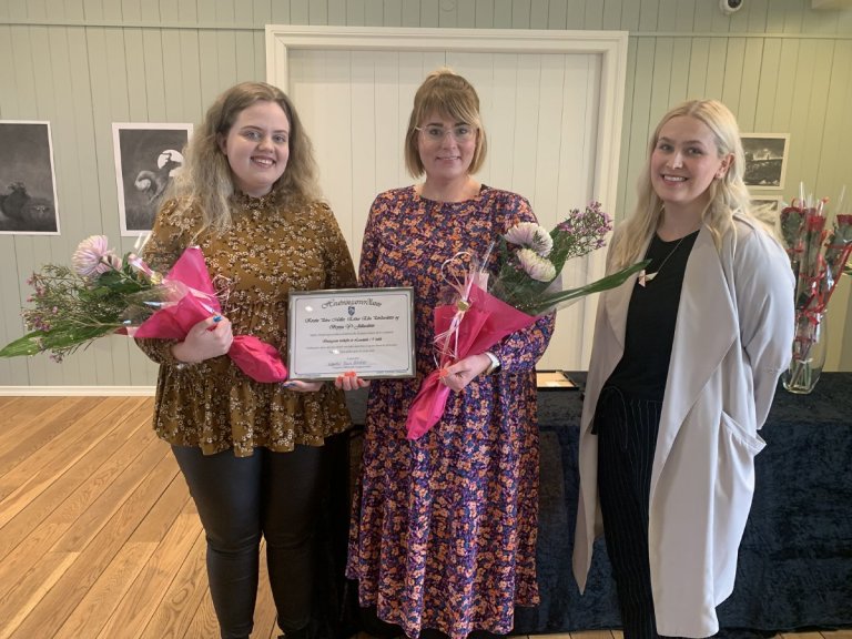 Brynja Ýr Júlíusdóttir og Kristín Þóra Möller kennarar í Akurskóla ásamt Valgerði Björk formanni fr…