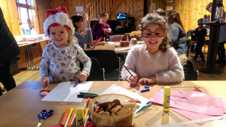 Þessum dúllum leiddist ekki í jólaföndrinu í fyrra.