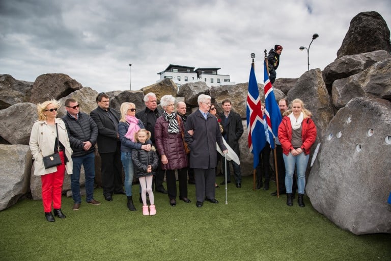 Frá vígslu minningarlundar.