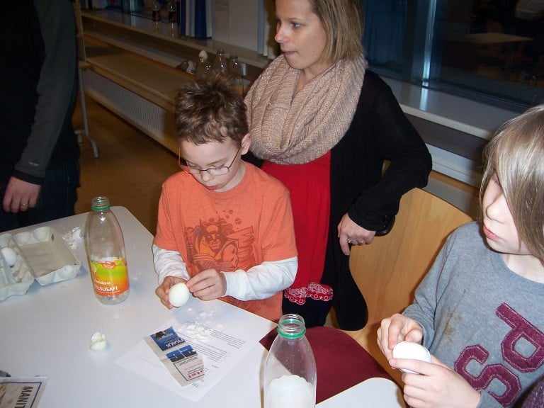 Börn og foreldrar saman í námi og leik.